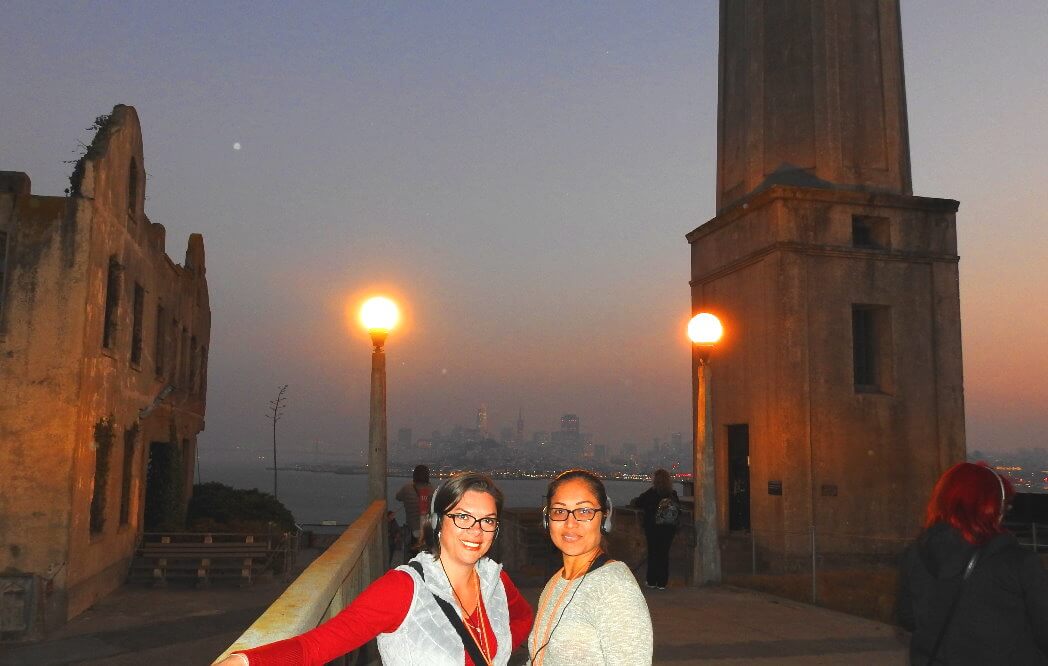 Alcatraz-Island-Prison-Night-Tour-ferry-boat-to-alcatraz-nightime.jpg