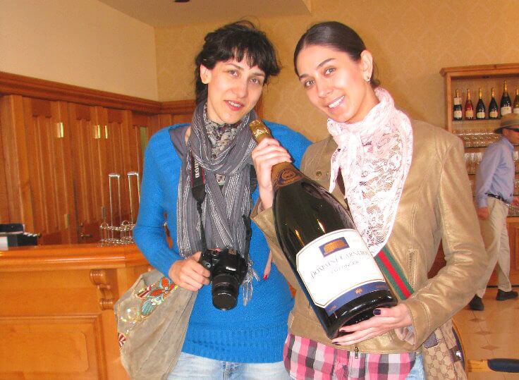 Top-Napa-Valley-Wineries-and-Vineyards-Winetasting.jpg