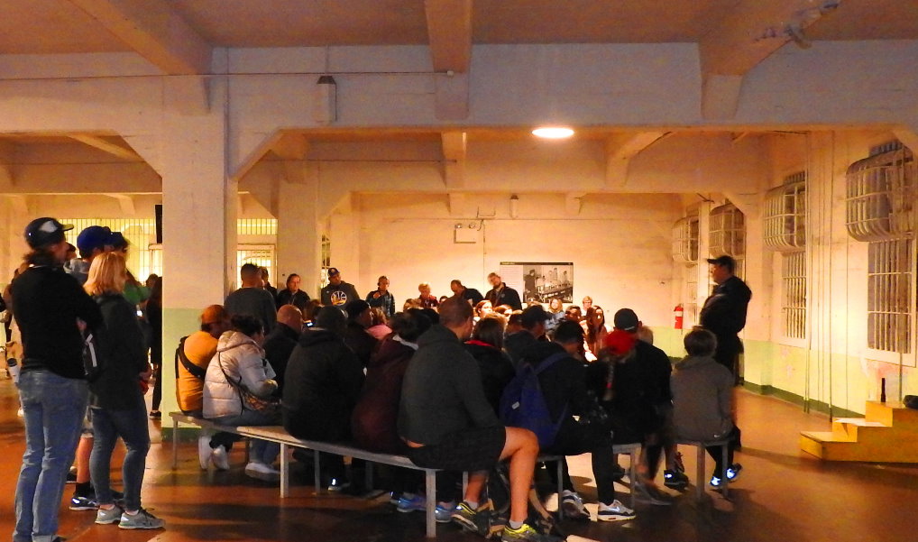 Tour-notturno-di-Alcatraz-e-biglietti-per-la-prigion.JPG
